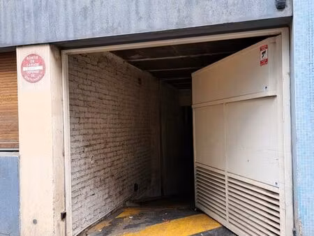 parking place du commerce