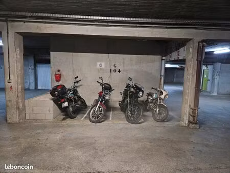 emplacement moto rue julien lacroix 75020