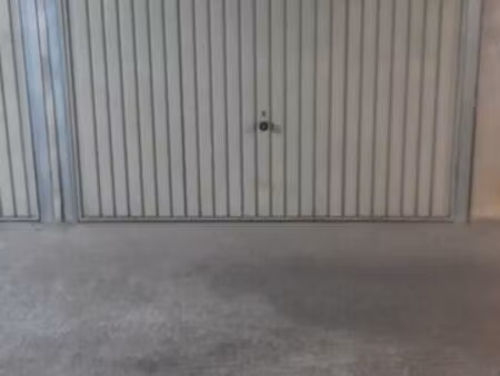 particulier loue garage box large