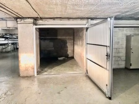 box/ parking paris 6e