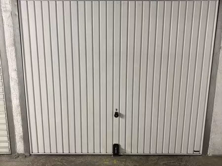 large box voiture 75018