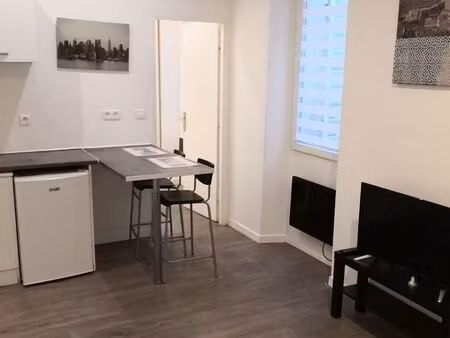 appartement type 2 excellent état meublé proche chartreux 4eme arrondissement à saisir inv