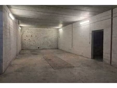 petit entrepôt à louer d’une superficie de +/- 75 m²