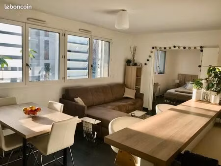 charmant t2 meublé avec garage fermé et cave au coeur de la presqu’île