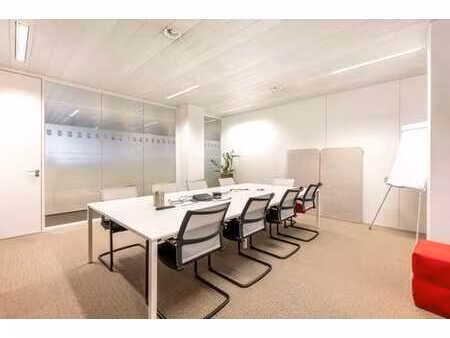 bureaux rénovés dans l'immeuble avenue