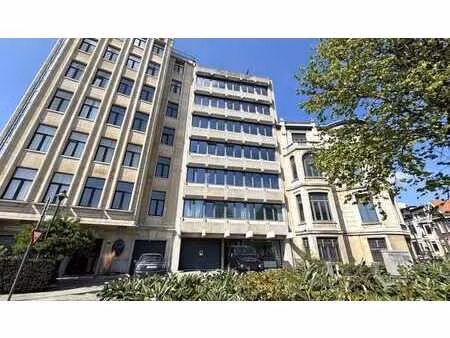 bureau en duplex à louer dans un emplacement de premier cho