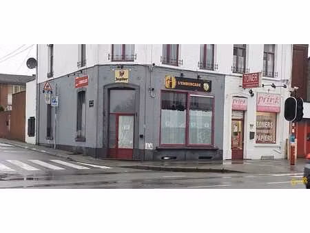 superbe café deja connu!  possibilité de commencer de suite!