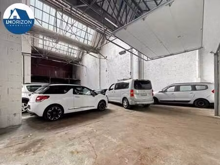 entrepôt avec un revenu locatif partiel déjà existant