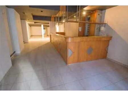 beau rez commercial idéalement situé