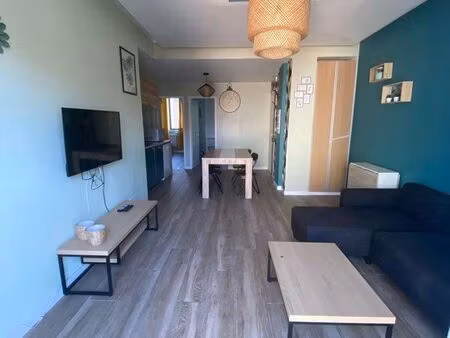 belle appartement type 4 avec balcon