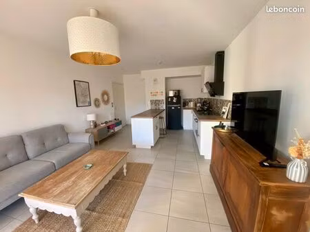 t2 avec parking et terrasse