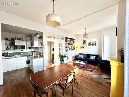 appartement au cœur de monplaisir