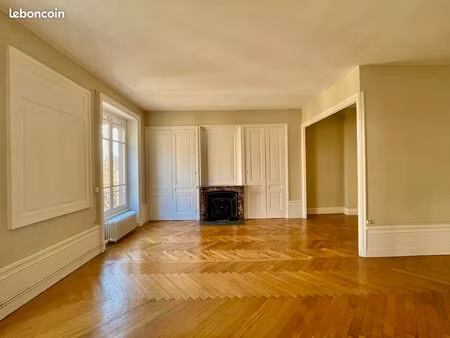 appartement t2 alcôve rénové - st pothin