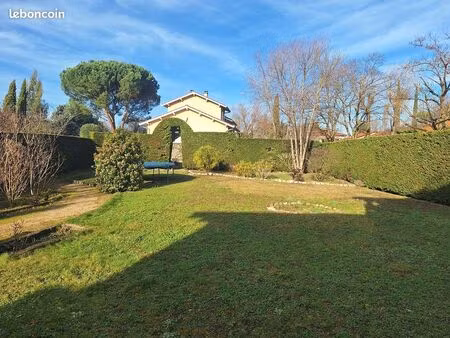 villa 7 pièces 200 m²