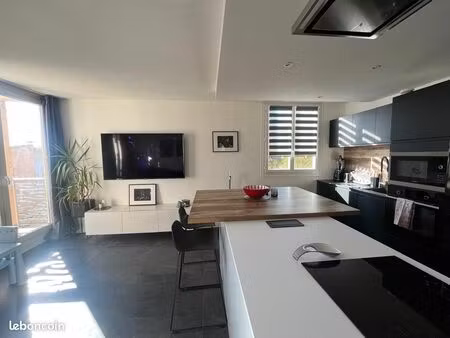 appartement t4 lumineux avec vue mer – la batarelle basse (13013)