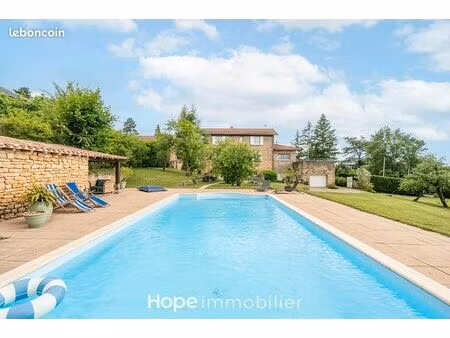 maison 5 pièces 164 m²