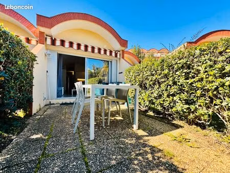 maison mitoyenne 2p piscines-tennis- gardien