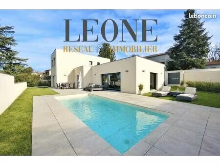 villa 6 pièces 227 m²