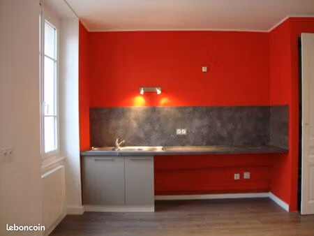 location gare de vaise valmy