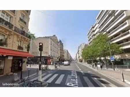 boutique 2690 m² paris