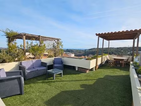 appartement 3 chambres  dernier étage  vue mer & montagne