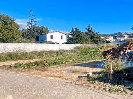 terrain viabilisé de 410 m2 à proximité de mazargues