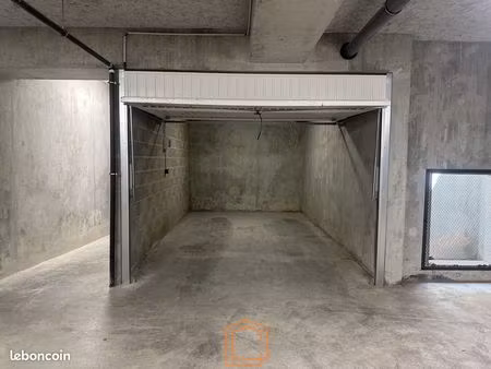parking/box 10 m² saint-cyr-au-mont-d'or