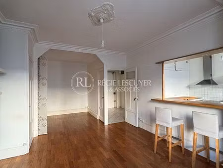 appartement 1 pièce 52 m²