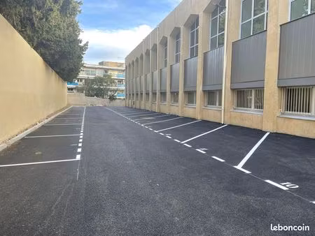 local professionnel neuf – 29 m² – hyper centre aix-en-provence – grandes hauteurs sous pl