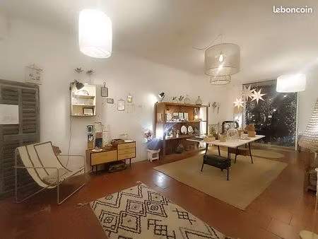 local 50 m² marseille