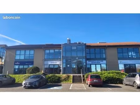bureaux 262 m² clé en main – lumineux  parking  accès a6 immédiat