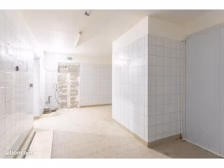 local commercial 70 m²