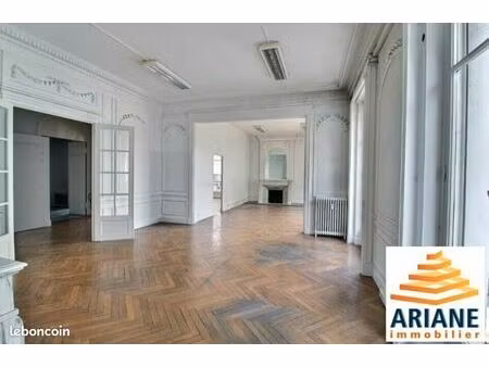 bureaux 172 m²