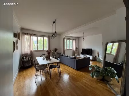 lumineux et grand t3 -76 m²- sans vis-à-vis  très bien placé - quartier danton - part-dieu