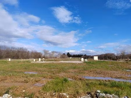 terrain constructible viabilisé à vendre