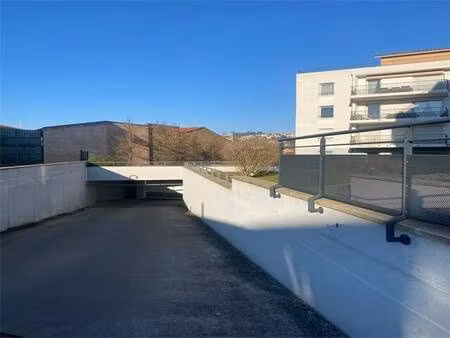 parking à louer