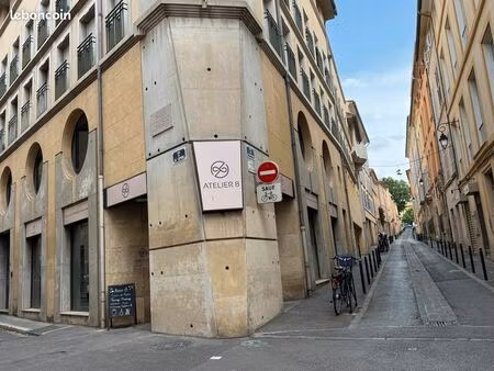 local commercial / boutique centre aix