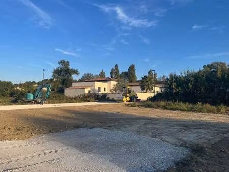 terrain constructible viabilisé à vendre