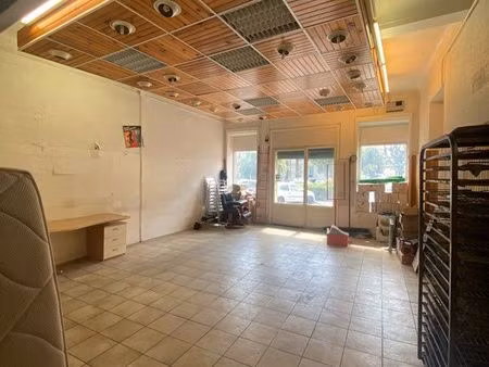 vends bail commercial