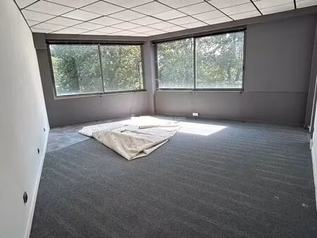 bureaux 100 m² dardilly