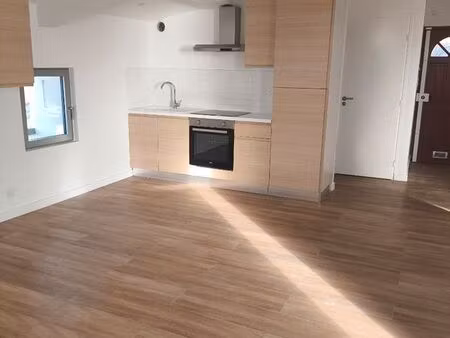 corniche général leclerc t2 neuf : étage