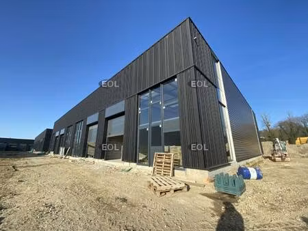 local d'activités à vendre