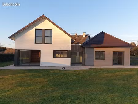 maison 6 pièces 147m2