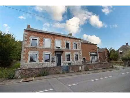 ensemble immobilier composé d’une maison familiale  d’une ma