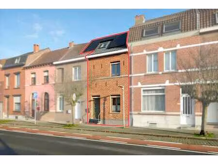 coquette maison 2 façades avec jardin