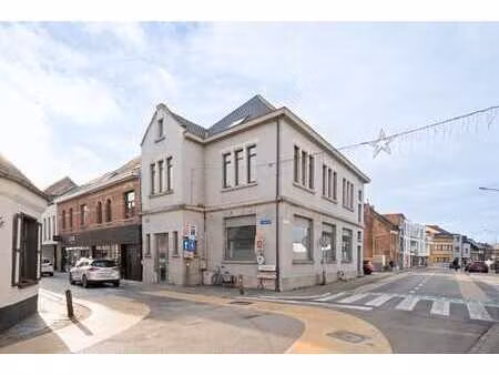 immeuble de rapport avec local commercial et 2 appartements