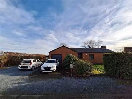 maison plain pied 2 chambres et bureau avec garage et grand