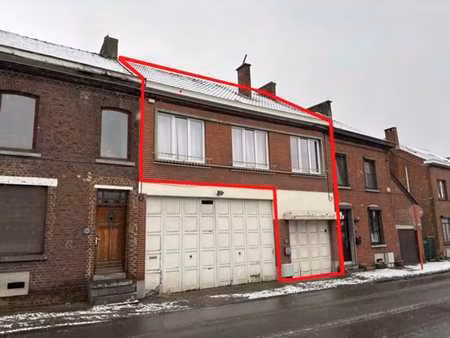 spacieux appartement 3 chambres avec terrasse.