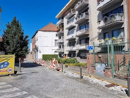 mons centre (marché aux poissons)  appt 2 chambres & garage 