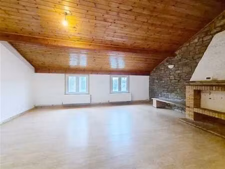 appartement spacieux avec terrasse et jardin privatif